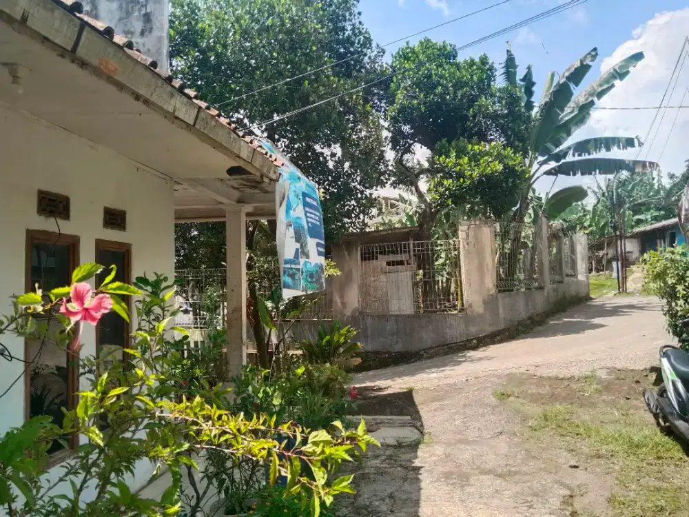 Rumah sederhana pedesaan.. Halaman luas