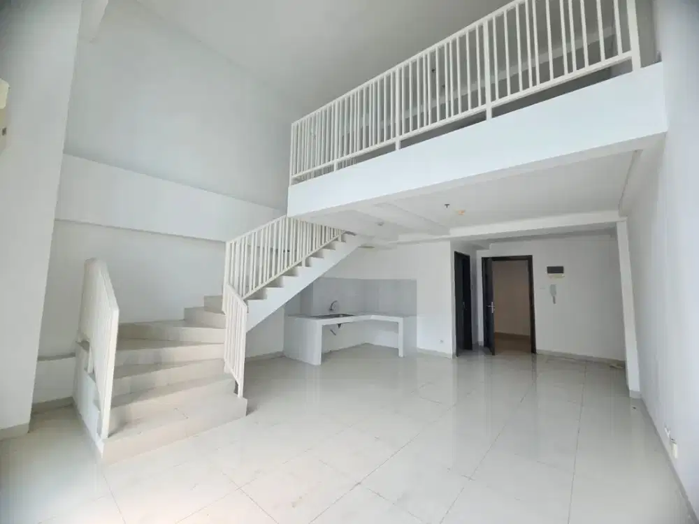 Dijual unit office 2 lantai, SOHO Podomoro City, Akses bisa langsung ke Mall CP