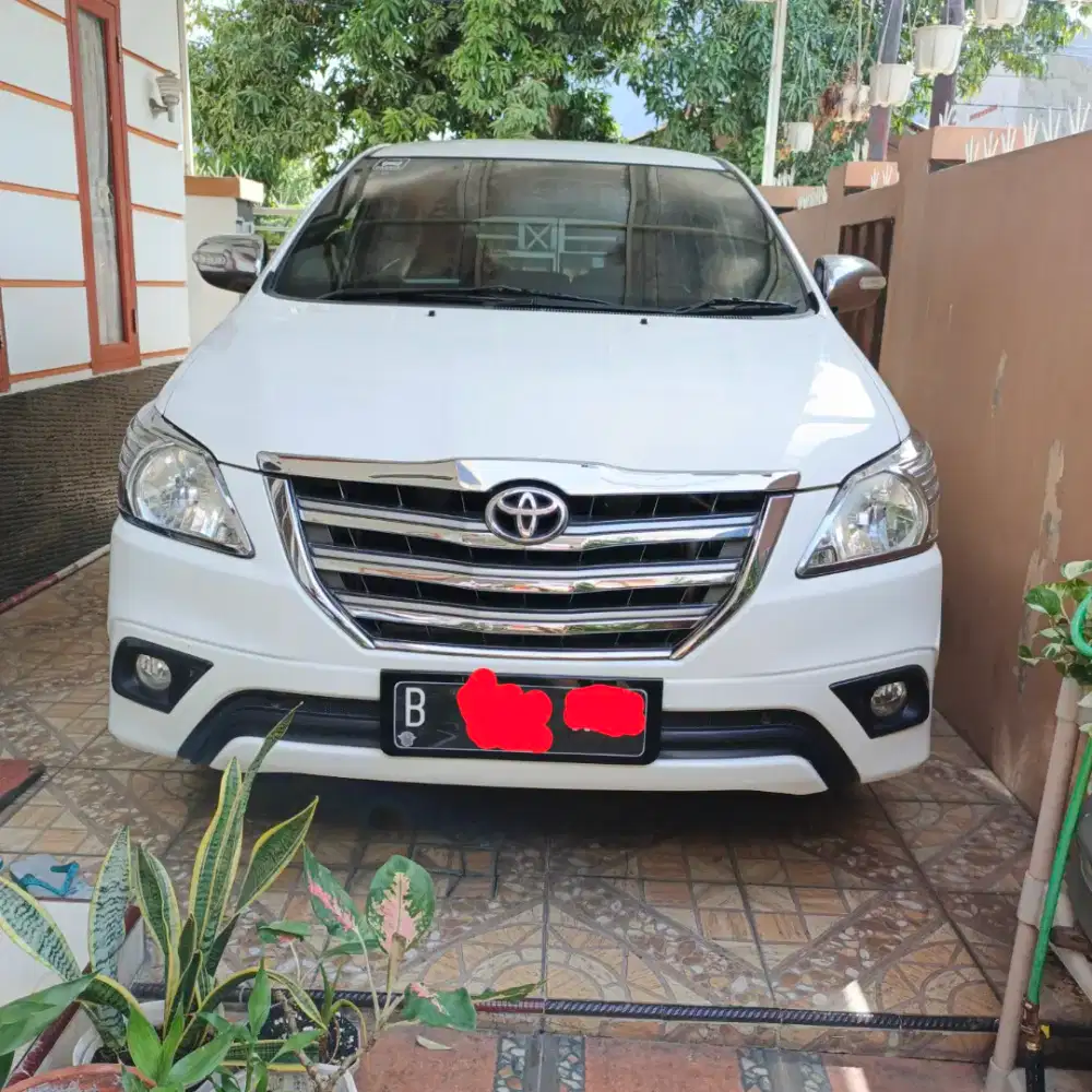 Low Kilometer Toyota Kijang Innova 2015 G AT