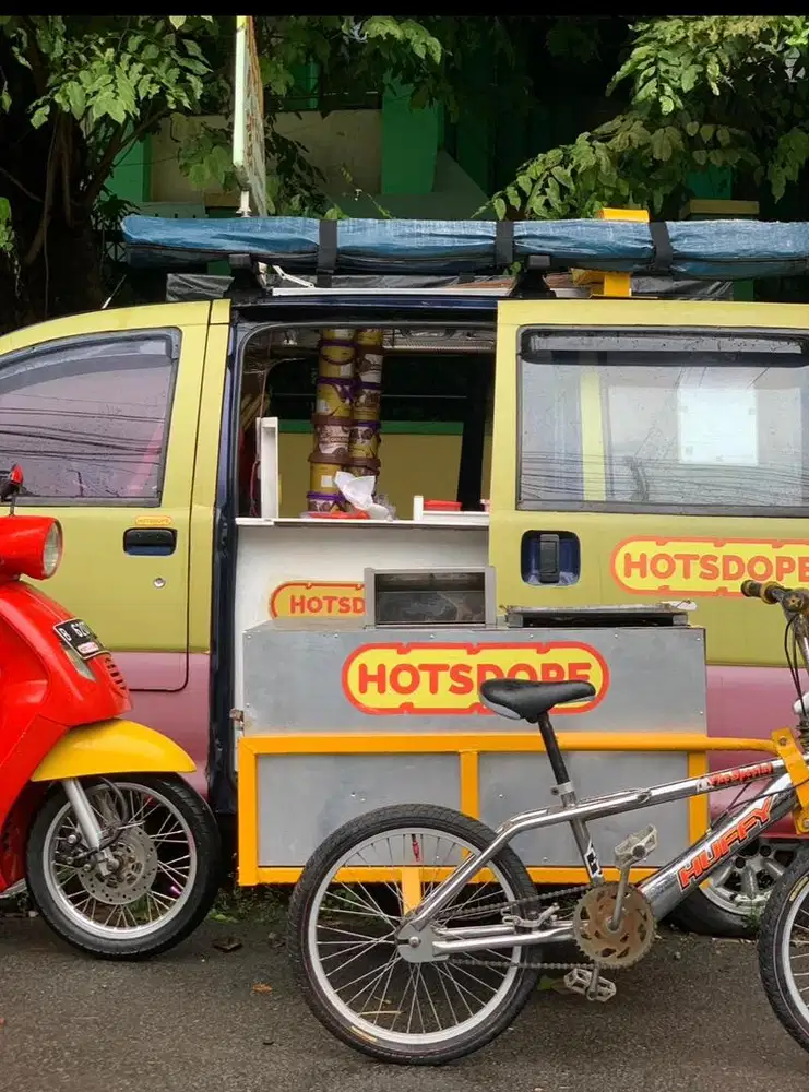 Kitchen crew burger HOTSDOPE