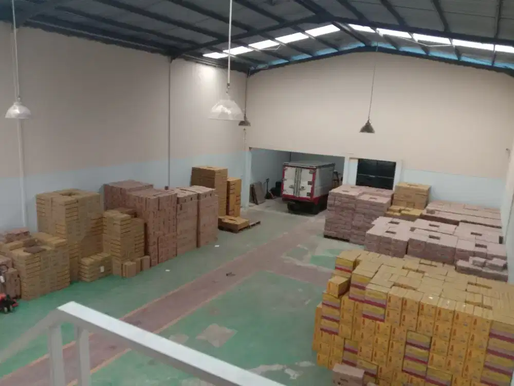 Gudang di kerjasamakan atau di jual