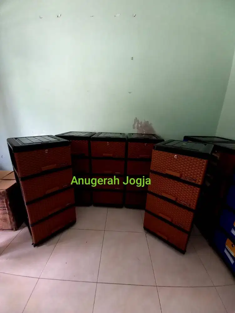 lemari Napolly Contac 4