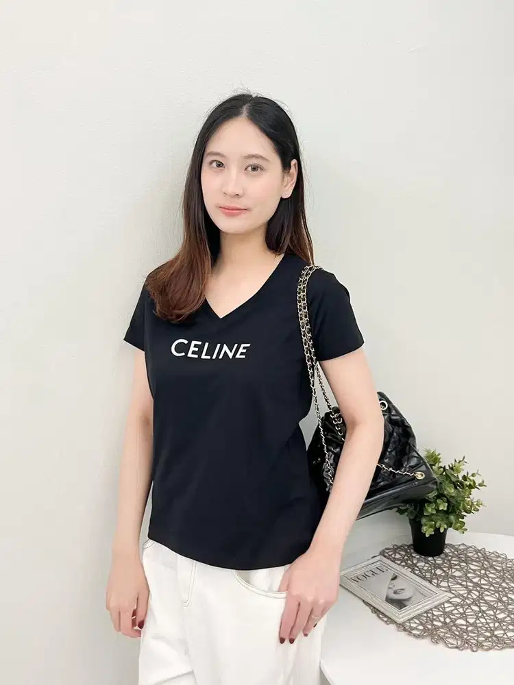 DI CARI KARYAWATI YANG BERPENGALAMAN