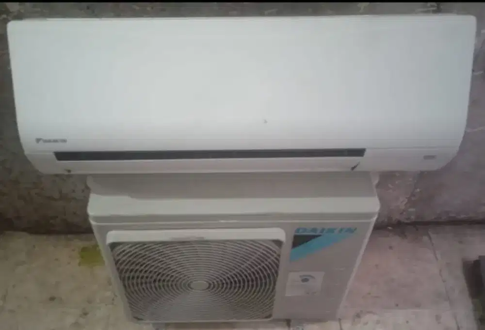Jual ac daikin R32 1/2pk lowwat 360watt kondisi 95% ori semua