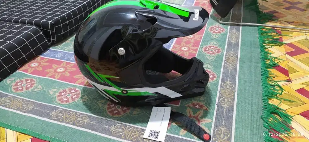Helm kawasaki seken baru