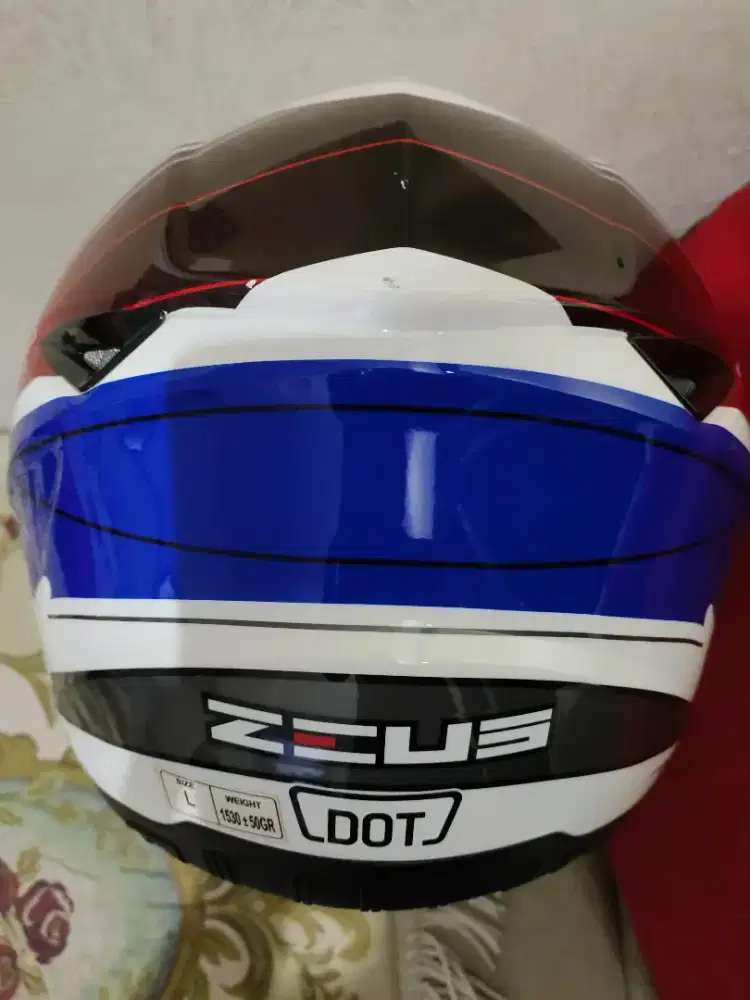 Helm Zeus Size L dijual siapa cepat dia dapat