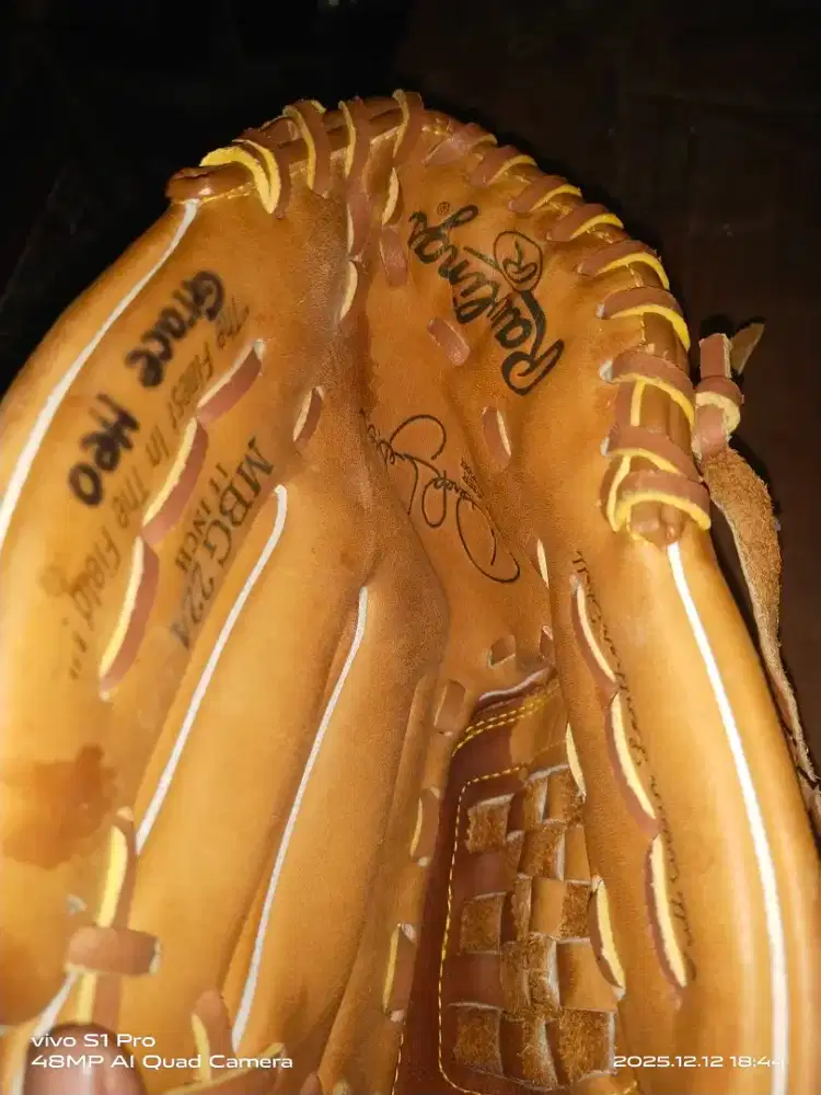 Sarung tangan bisbol merk rawlings MBG 224