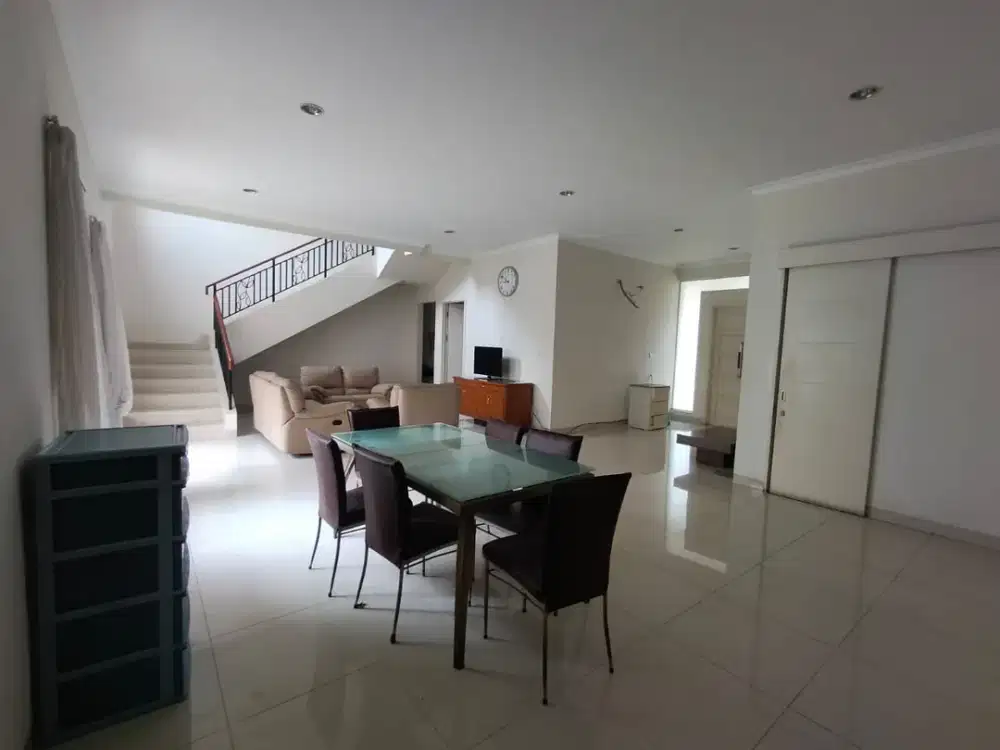 Rumah Semi Furnish Dekat Kawasan Kuliner, Pendidikan, Mall & Pasar Modern di Cluster Goldfinch Gading Serpong