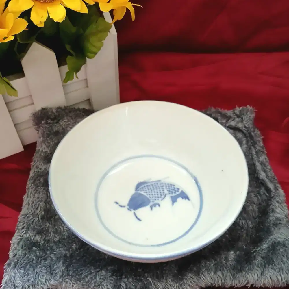 Mangkuk keramik vintage Chinese porcelain lukisan tangan ikan Koi