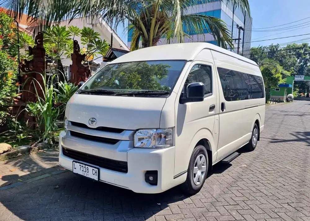 TOYOTA HAICE COMMUTER 3.0 MANUAL DISEL 2024 PUTIH SURABAYA