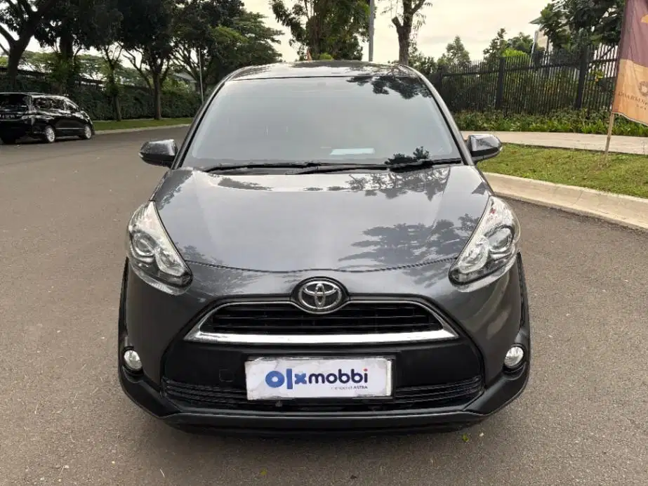LOW DP Toyota Sienta 1.5 V Bensin-AT 2018 UKM