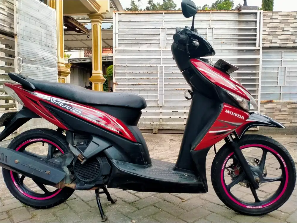Honda Vario lengkap motor sehat walafiat keterangan detail dibawah