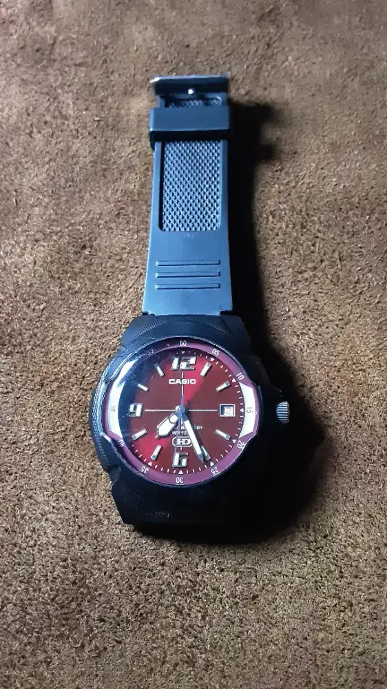 Jam Casio HD jarum dan tanggal