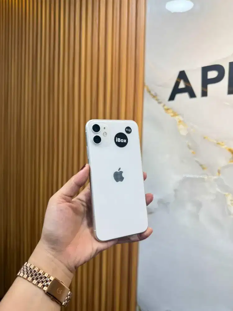iPhone 11 64GB White iBox