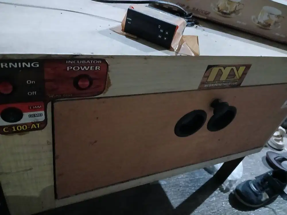 Mesin tetas telur C100