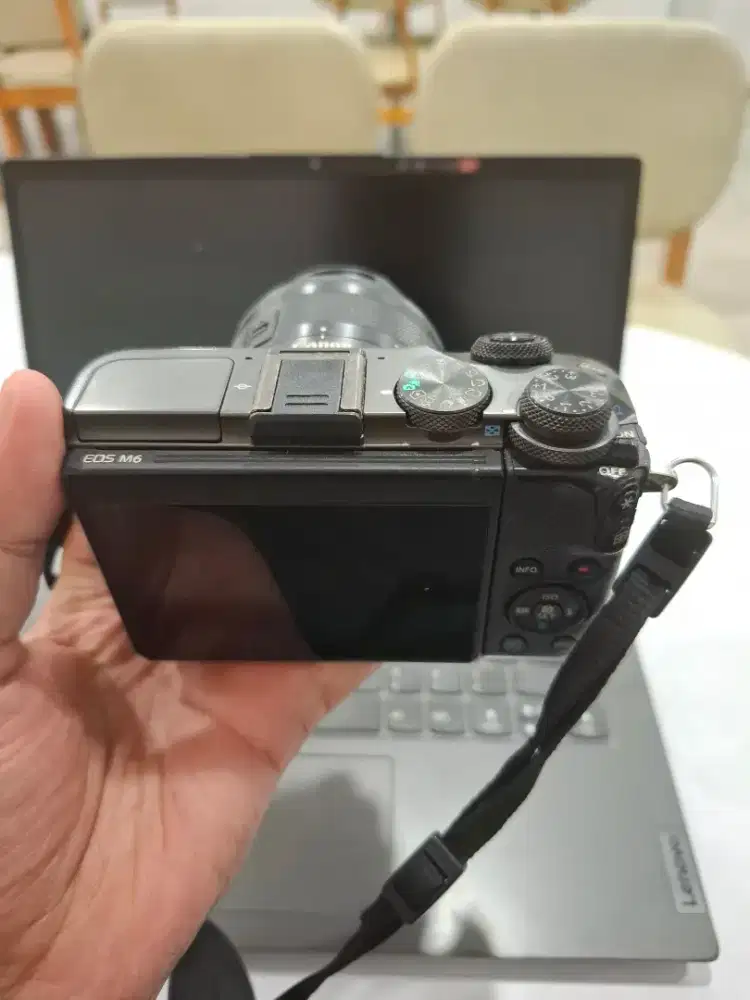 Kamera Canon M6 Mark 1