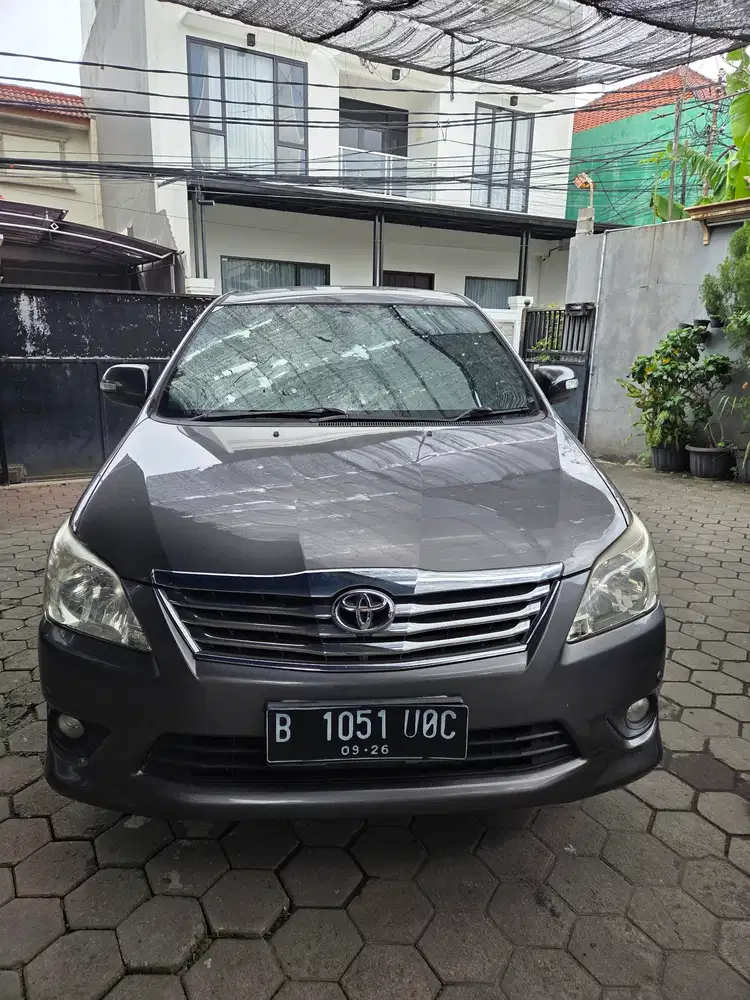 Toyota Kijang Innova 2011 Bensin