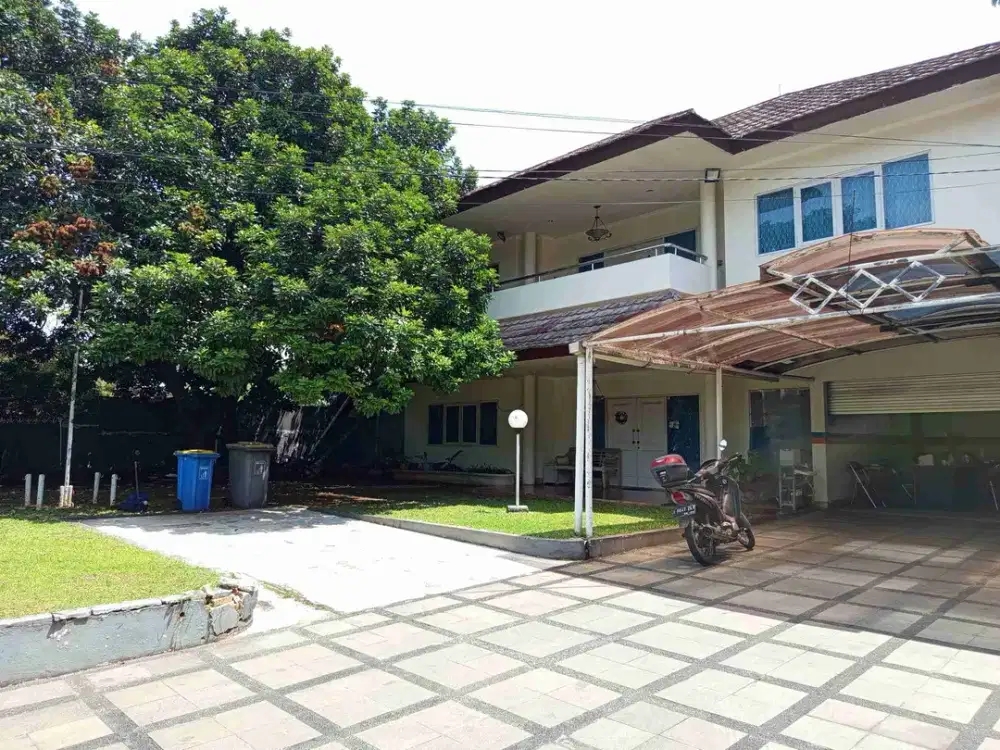 Rumah dijual pinggir jalan cocok untuk usaha, satu km dari pintu Tol Andara