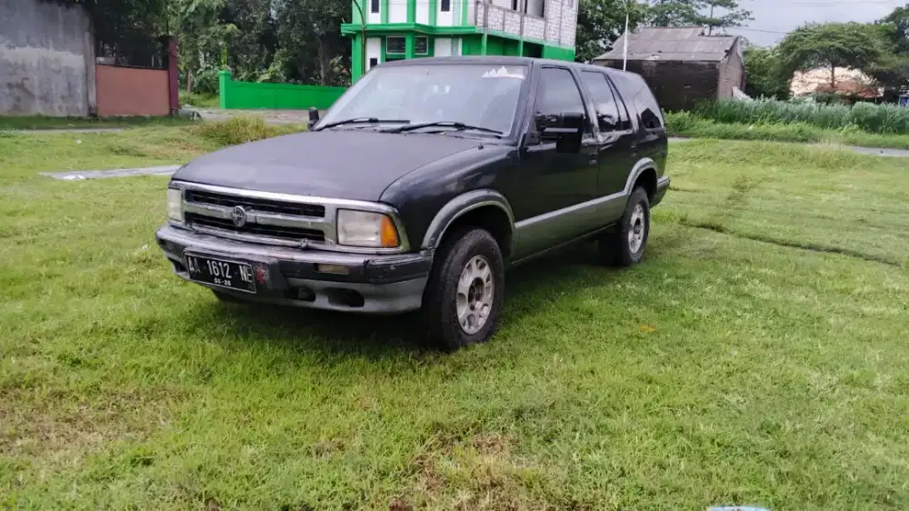 Opel Blazer DOHC _ LT, kece gagah - Jombang