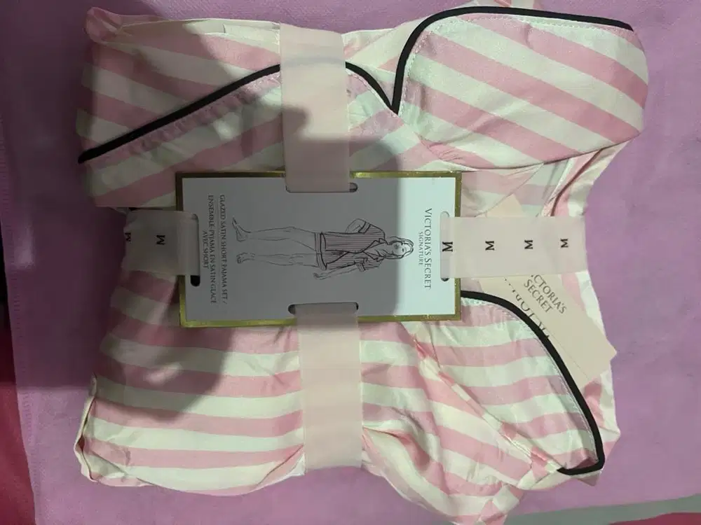 Victoria’s Secret Satin Pajamas Set Baju tidur Pink