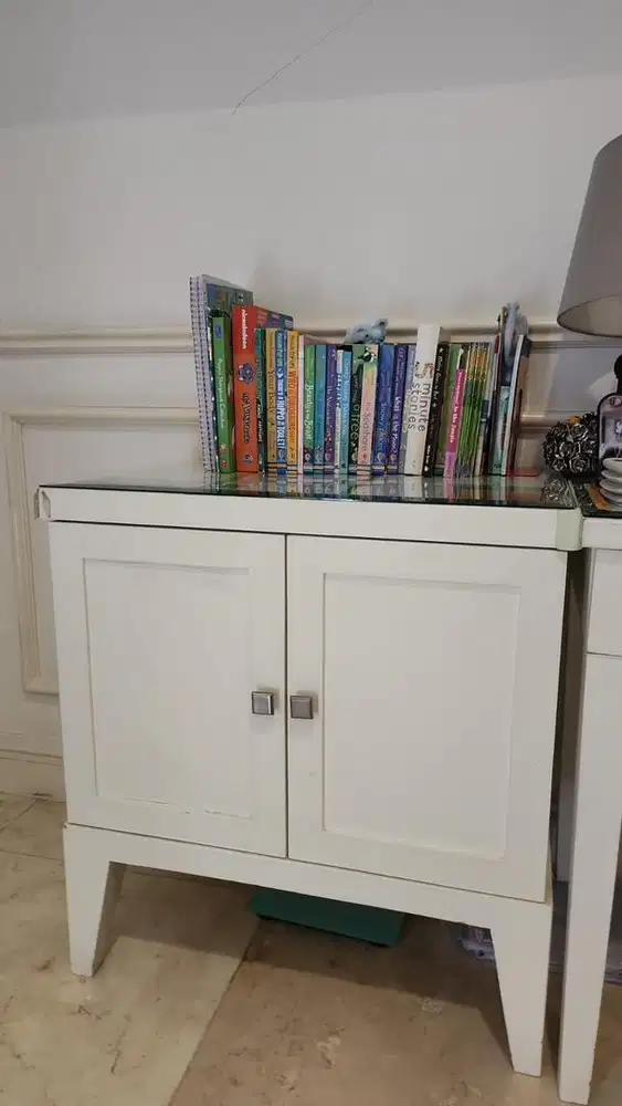 Cabinet/ meja lemari