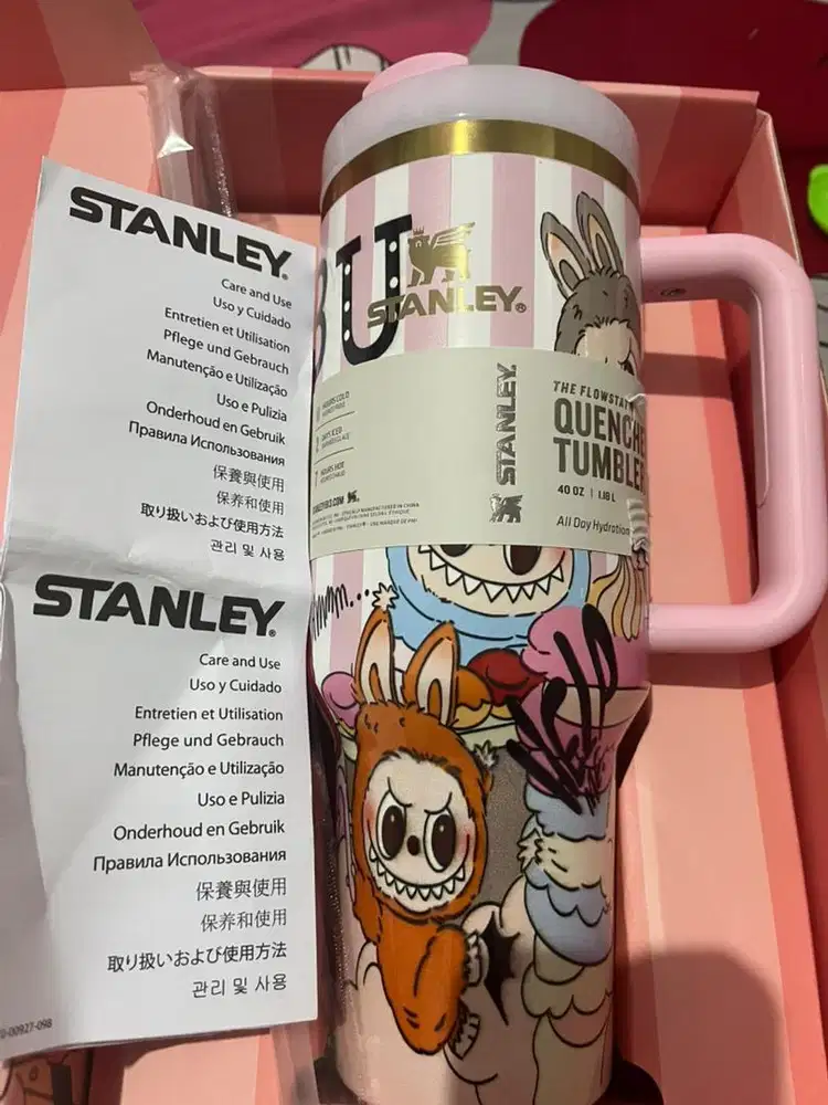 Tumbler Stanley  1.18L edisi Labubu Pink