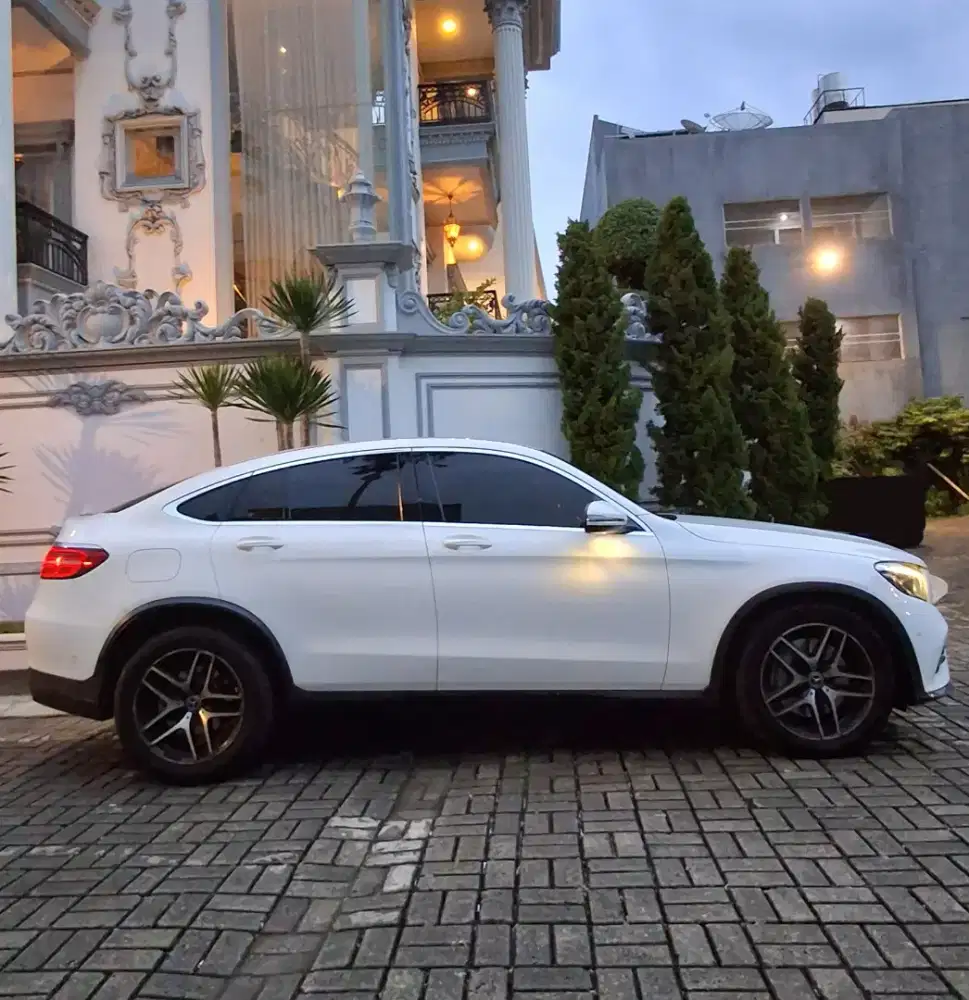 MURAH CASH. Mercedes Benz GLC300 COUPE AMG 2020 glc 300 gle400 2019