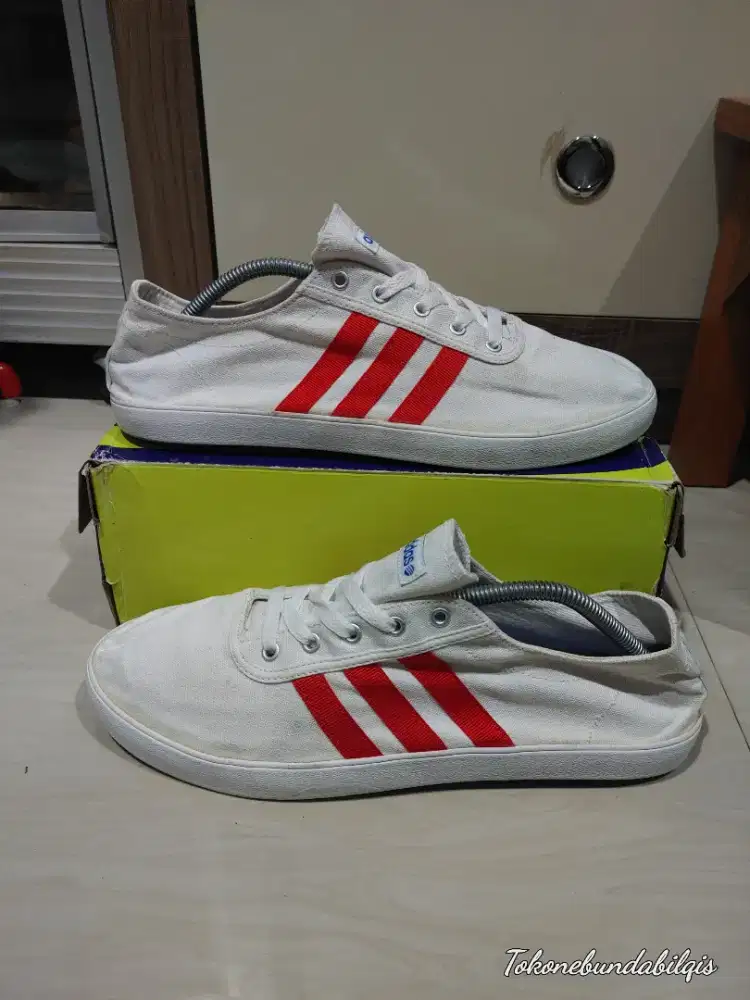 Sepatu Adidas Neo size 45