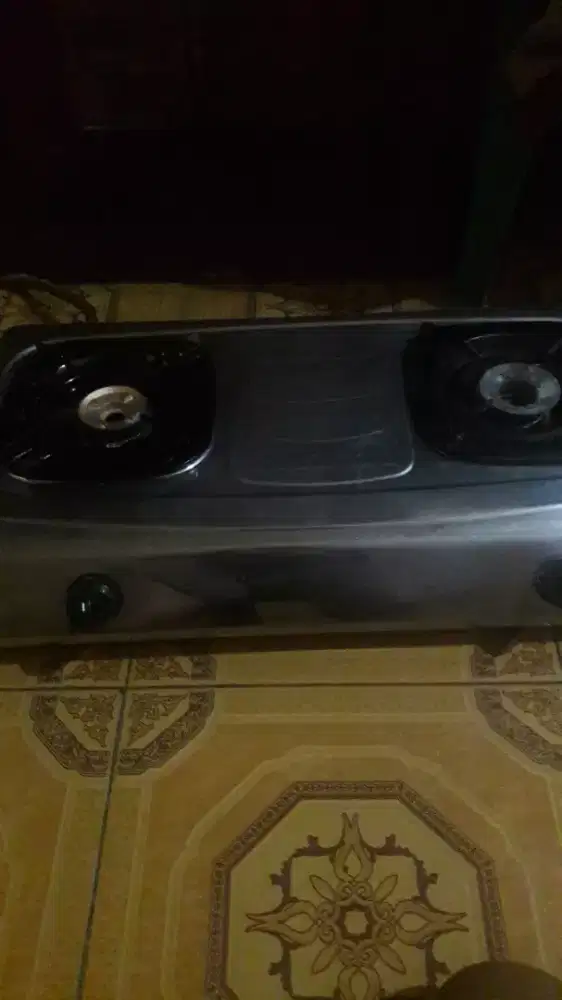 Jual aja kompor gas 2 tungku merk rinnai stainless sepaket ama tabung.