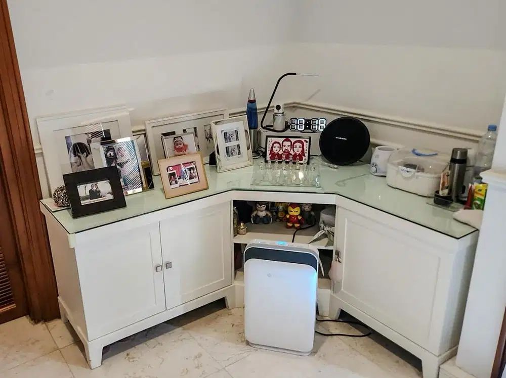 Corner Cabinet/ meja lemari sudut