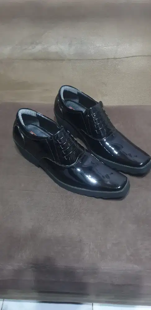 Dijual sepatu pantopel semi kulit