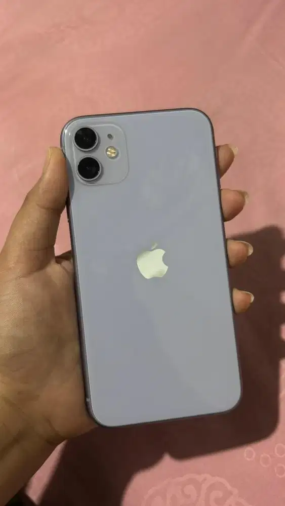 Dijual IPHONE 11 64 gb warna ungu