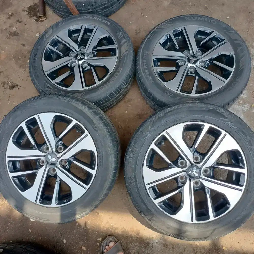 Velg original OEM Mitsubishi xpander ring 16 5x114,3 ban 205/55 R16