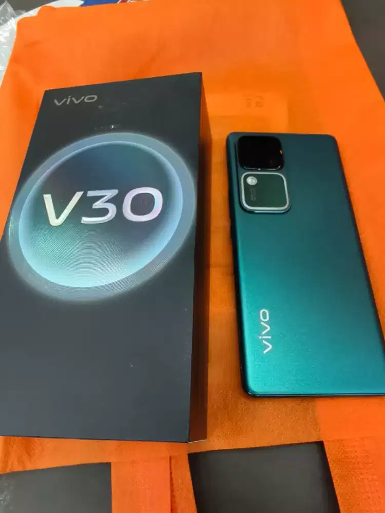 Vivo v30 8/256 full set