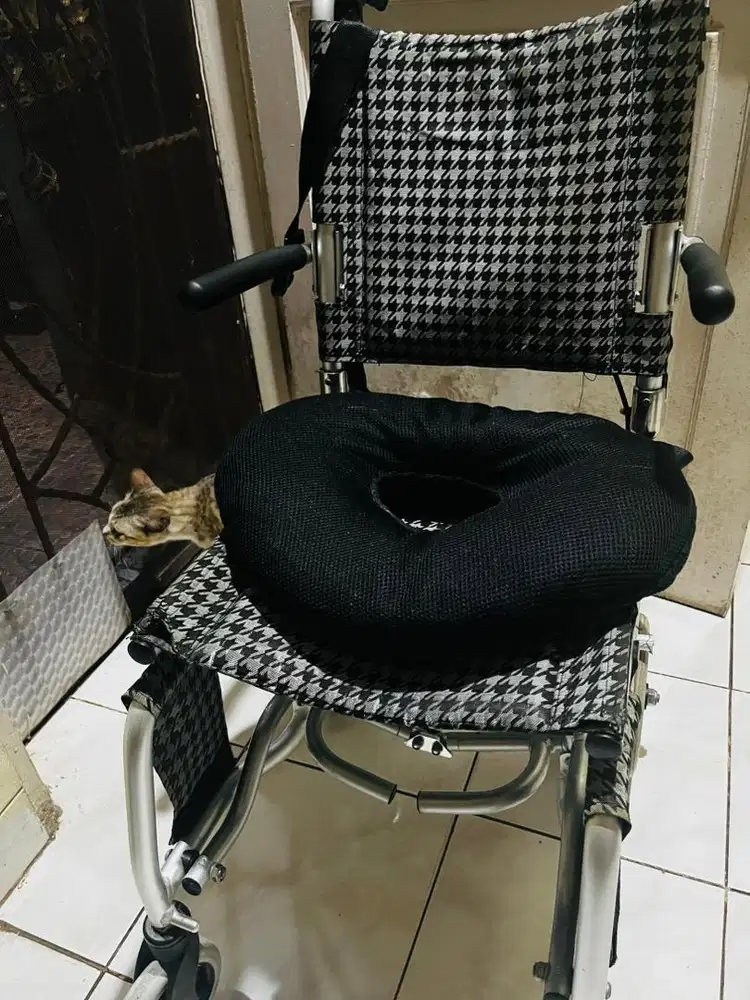 kursi roda praktis Bisa Dilipat