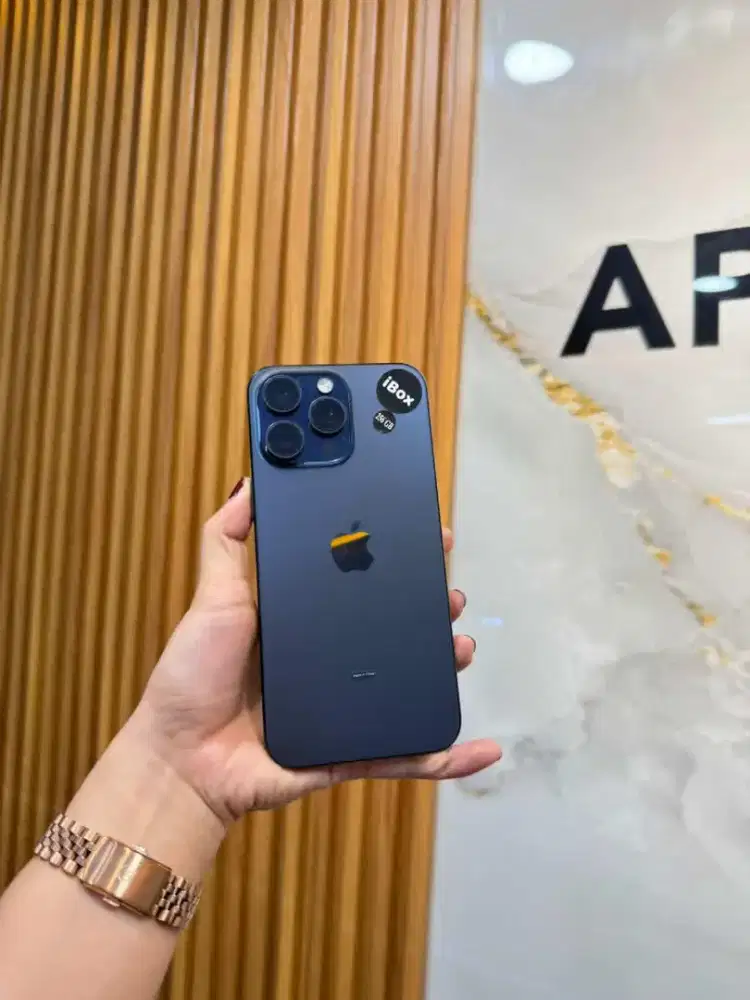 iPhone 15 PM 256 blue titanium  iBox
