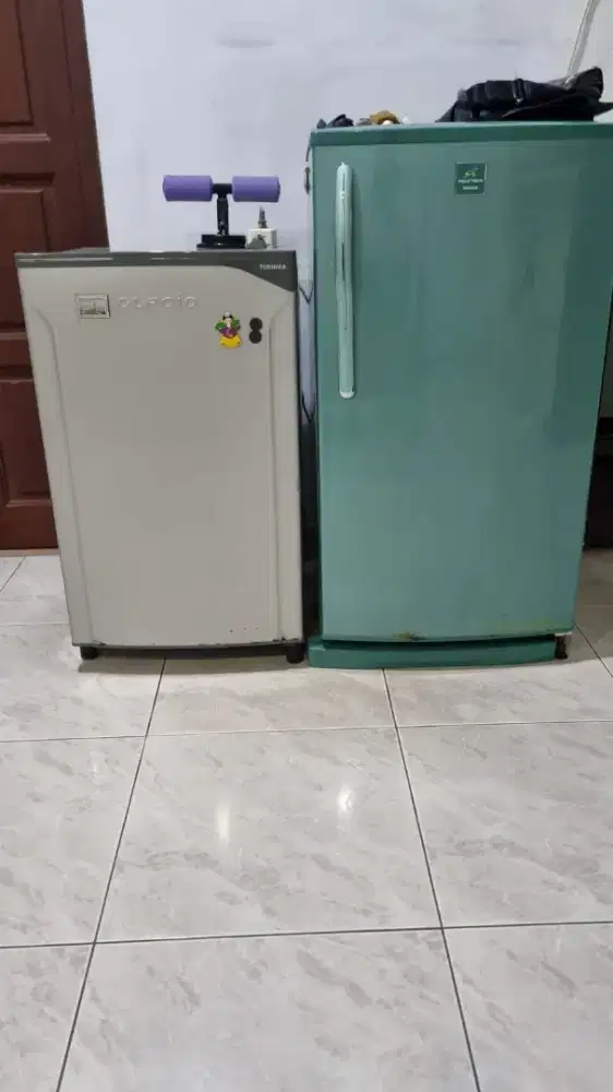 Kulkas Polytron Dan toshiba