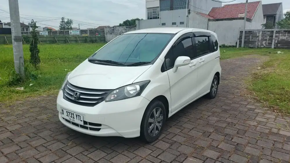 Honda Freed PSD metic 2010 Dp 5jt