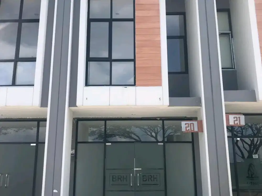 Jl. Kawasan Pergudangan dan Indutri Parangloe. Ruko Akasia No.19 23