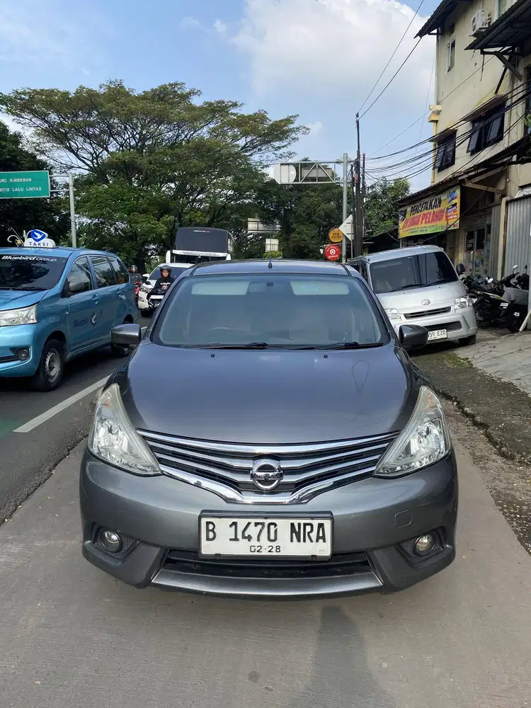 Nissan Grand Livina 1.5 Facelift abu Metalik