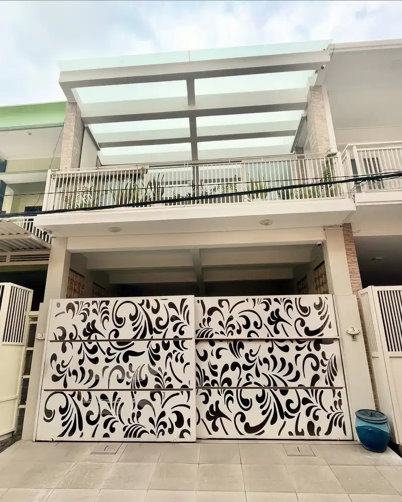 Dijual Rumah 2 Lantai Siap Huni Dekat Kampus Ploso Timur Surabaya