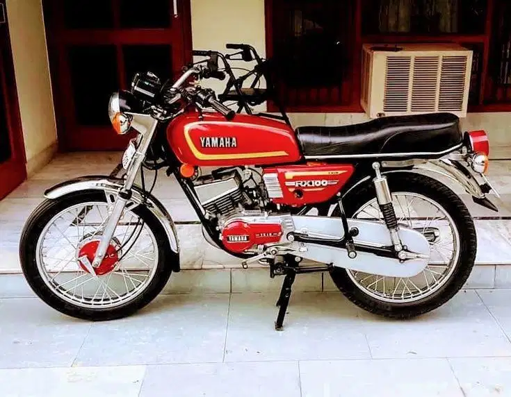 Dijual Motor Yamaha  RS 100 Super Warna Mwrah Tahun 1974