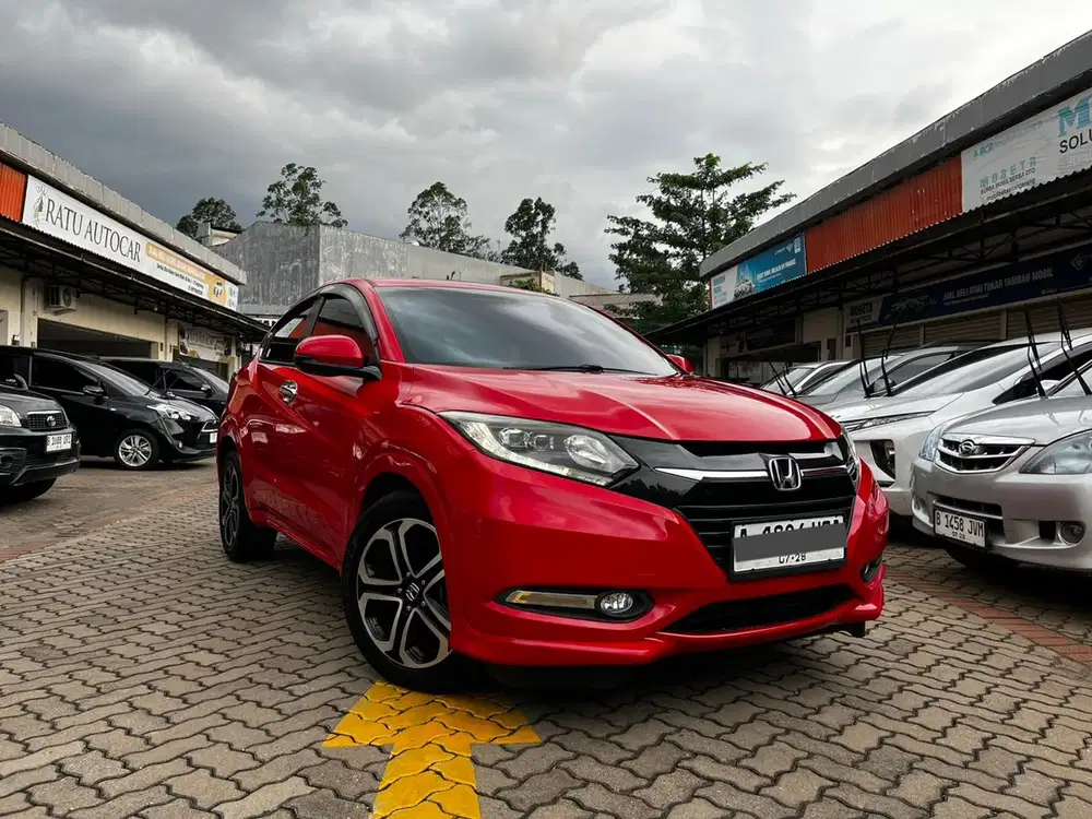 HONDA HRV RS PRESTIGE 2015 CVT SUNROOF RED EDITION