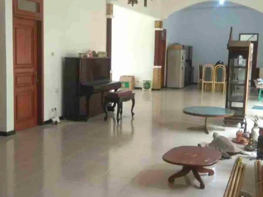 rumah jl bunga suhat lebar 20 meteran dekat kampus UB Brawijaya dan polinema bagus buat hunian atau kos elite