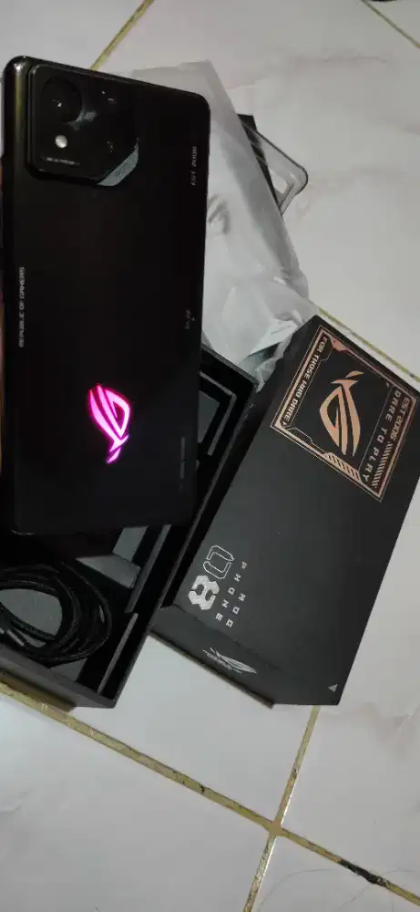 Asuz Rog phone 8 5G NFC resmi tAm ram 12/256gb fulset ORI mulus terawa