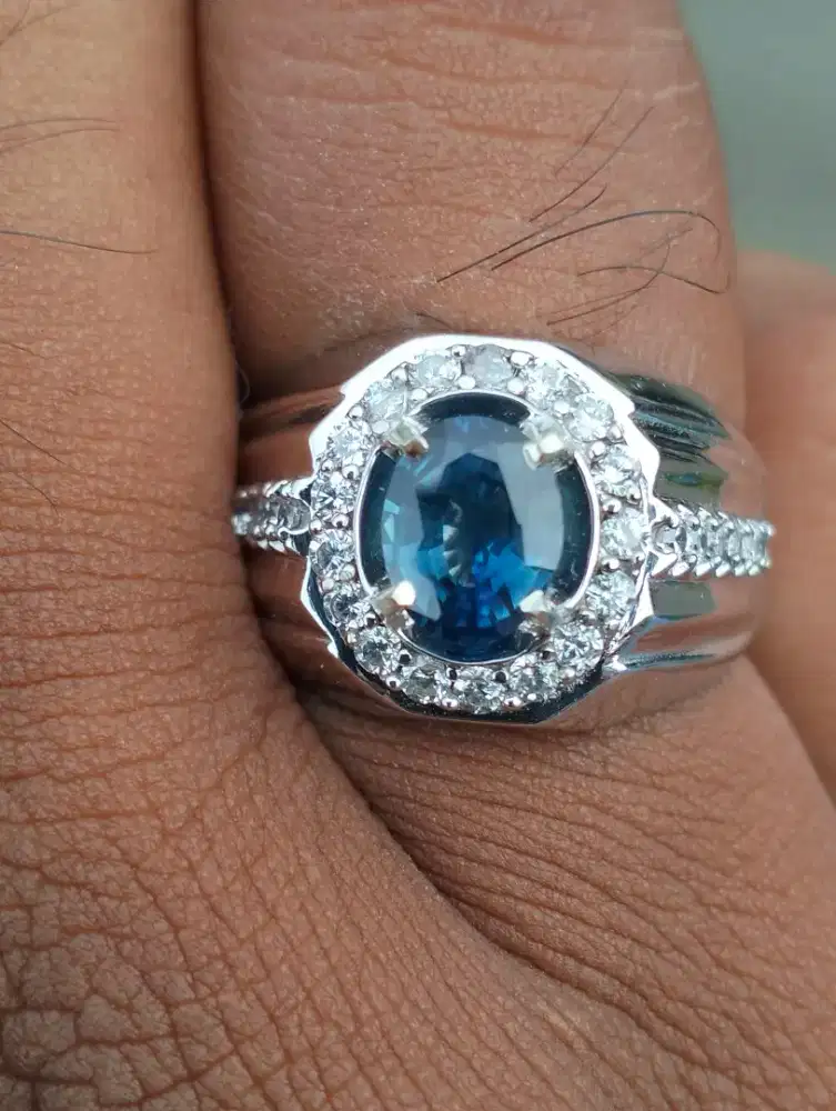 Blue Sapphire Top Sparkling Luster Eye Clean