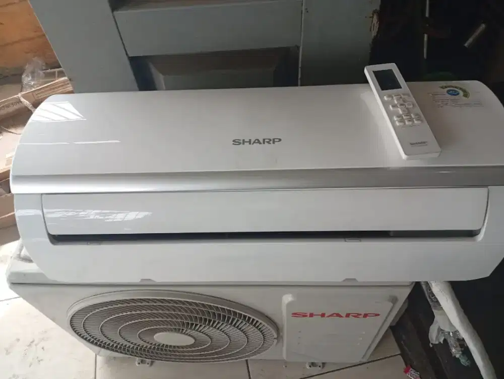 AC sharf 1/2pk like new