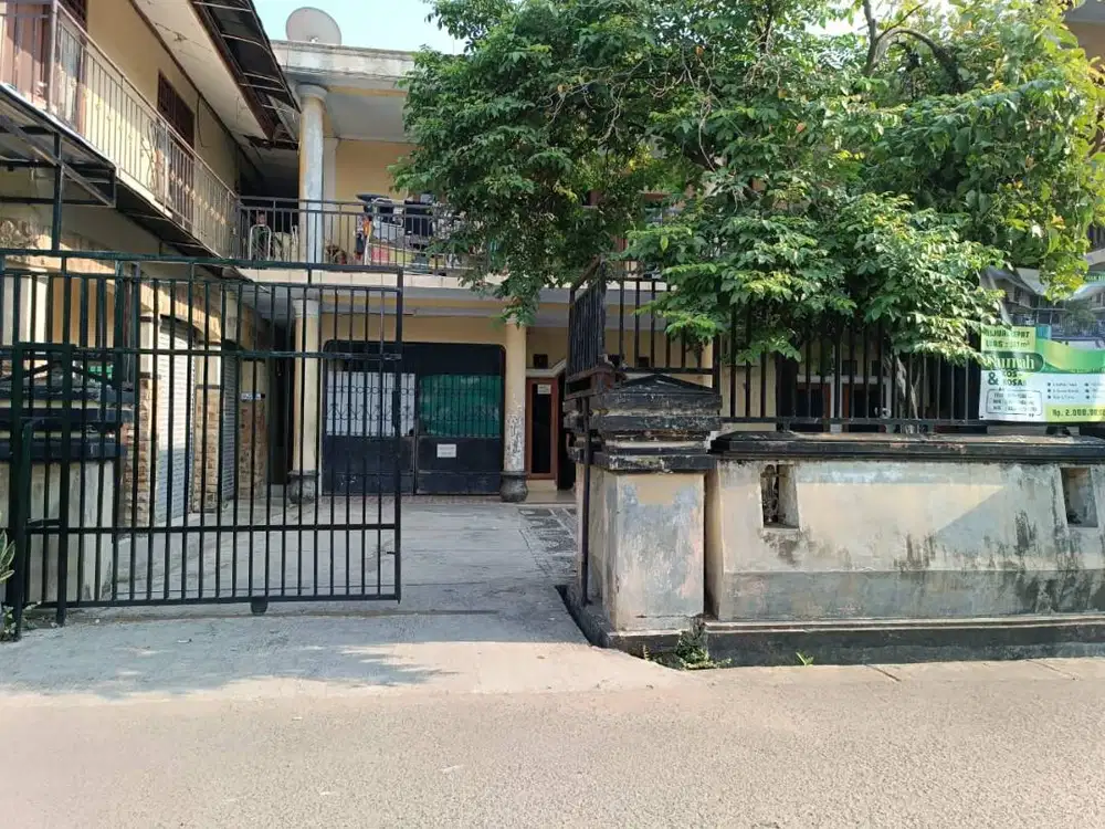 Dijual rumah plus kos-kosan 12 pintu