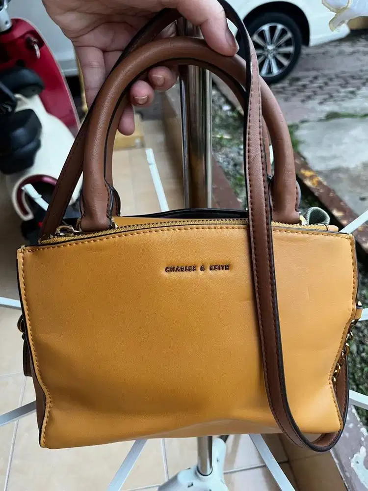 Tas Charles & Keith Ori