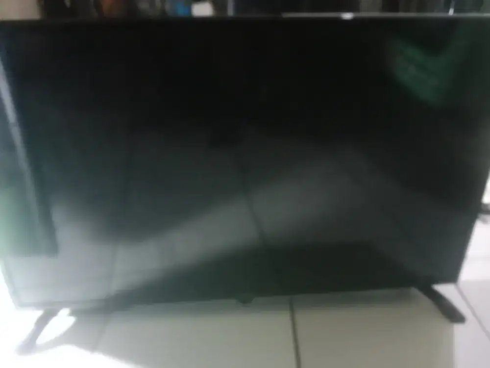 2 unit tv led samsung 32. Tv led sharp 32.minus  retak bgian dalam